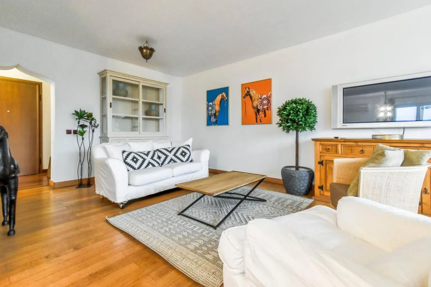 Fully Equipped Vitoshka Area Spacious Metro Sofía Apartamento