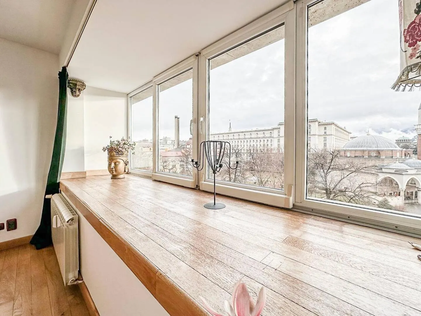 Fully Equipped Vitoshka Area Spacious Metro Sofia