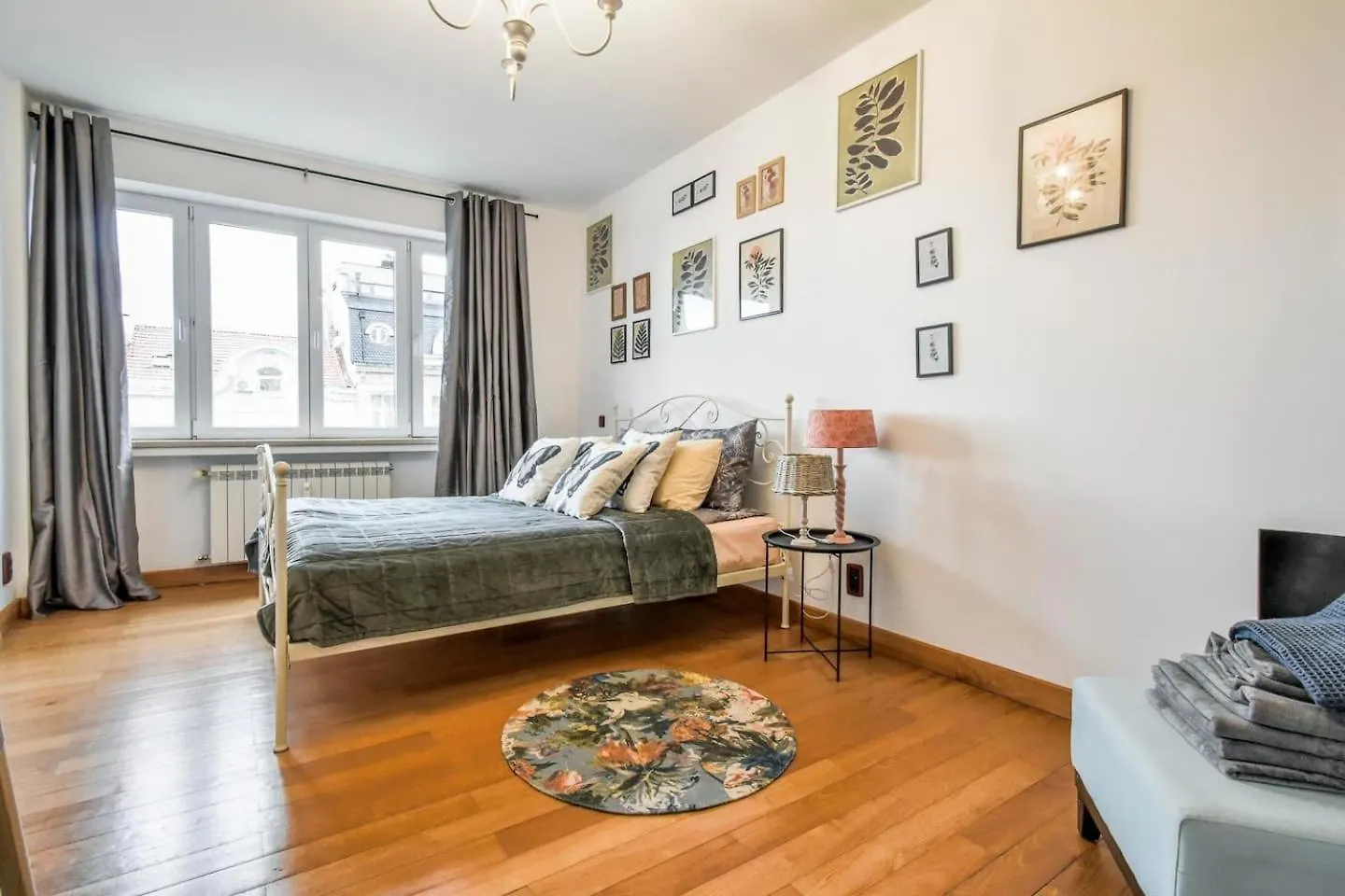 Fully Equipped Vitoshka Area Spacious Metro Sofia 0*,  Bulgarije