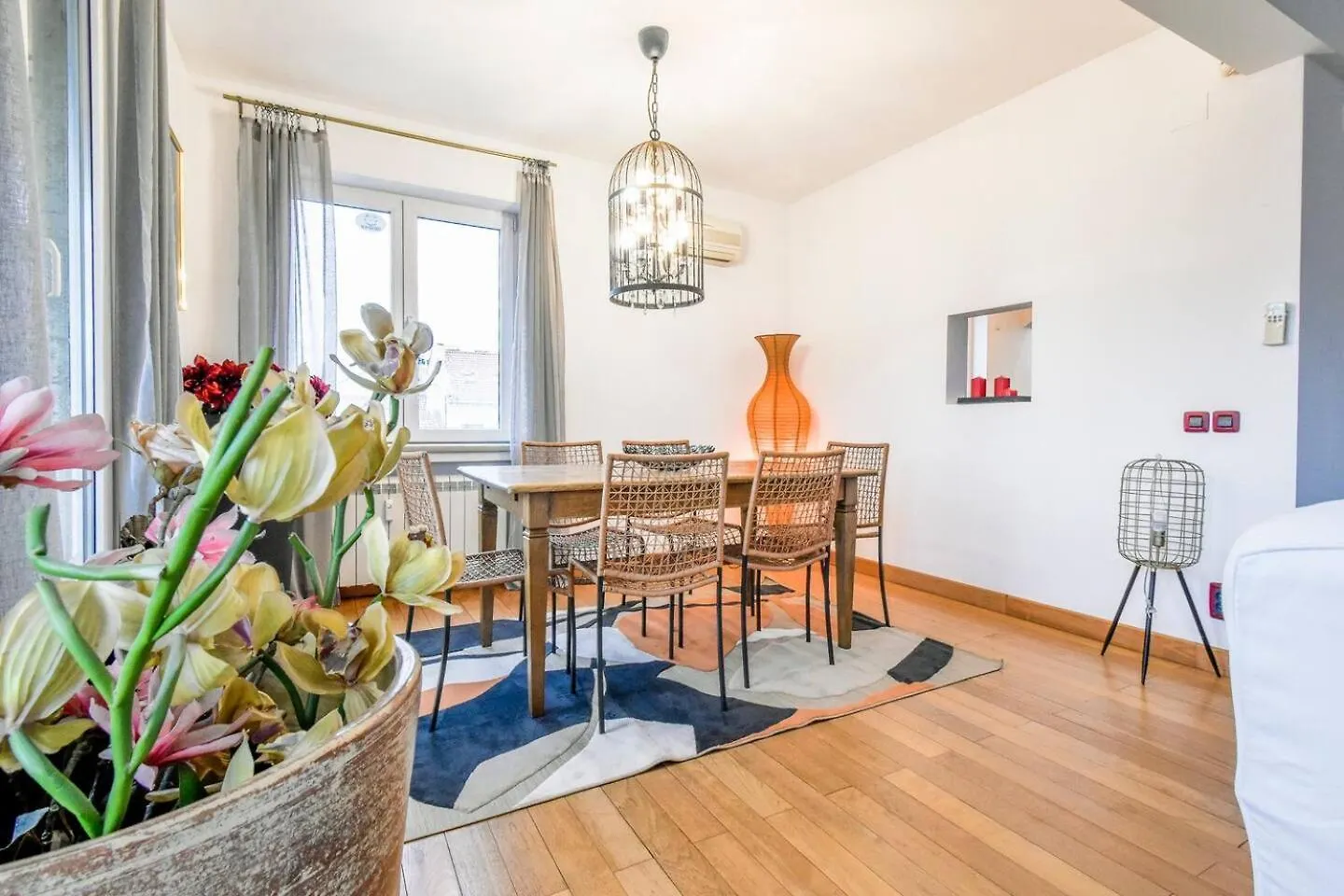 Fully Equipped Vitoshka Area Spacious Metro Sofia Bulgarije