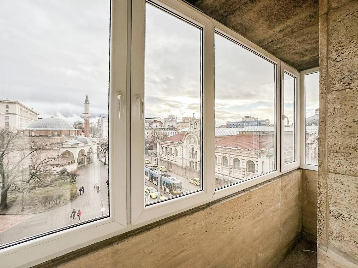 Appartement Fully Equipped Vitoshka Area Spacious Metro Sofia